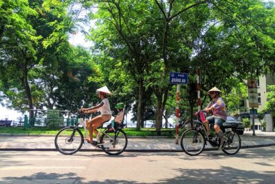West Lake Journey by E-Bike - Route Highlights: Vong Thi Pagoda, Tran Quoc Island, Tay Ho Temple, and Yen Phu Village