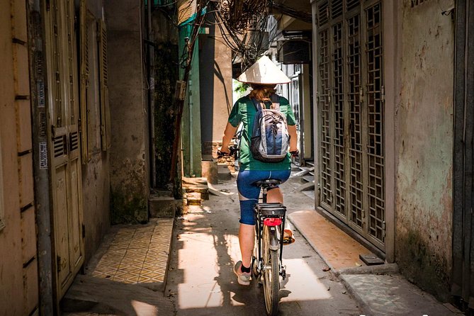 West Lake Journey by E-Bike - Logistics That Matter: Meeting Point, Small Group, and What to Bring