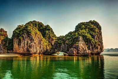 What a great combination, day cruise and night kayak with glowing biolumenescent - Lunch and Ong Cam islet: food breaks that don’t feel tacked on