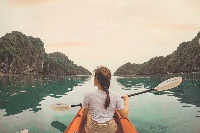 ️ Ha Long Bay Instagram Tour: Most Famous Spots (Private & All-Inclusive) - Hang Luon Cave kayaking and Titop Island: the mix that keeps the day from feeling repetitive